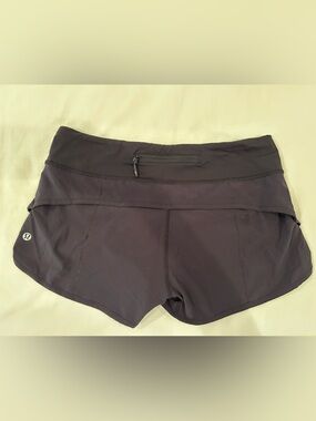 lululemon athletica Size 6 Black Low Rise Speed Up Shorts 2.5